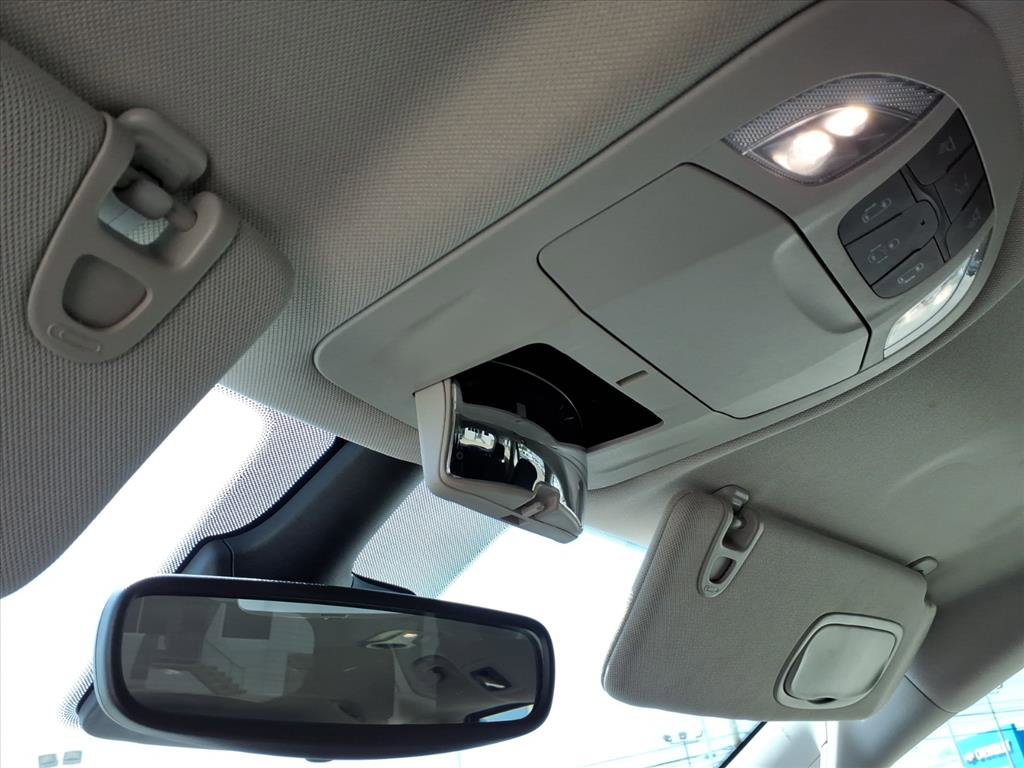 Used 2023 Chrysler Voyager LX image 34