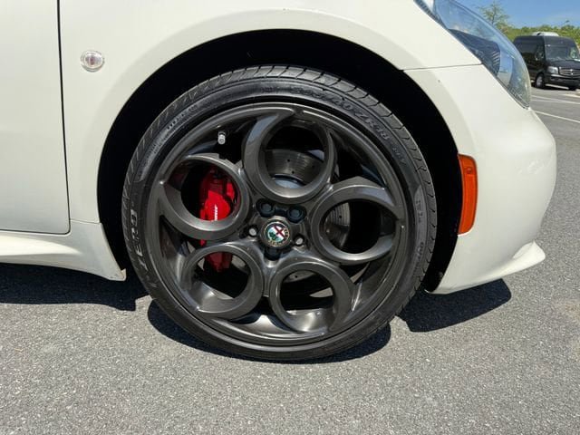 Used 2016 Alfa Romeo 4C Coupe w/ Coupe Track Package 1 RWD image 30