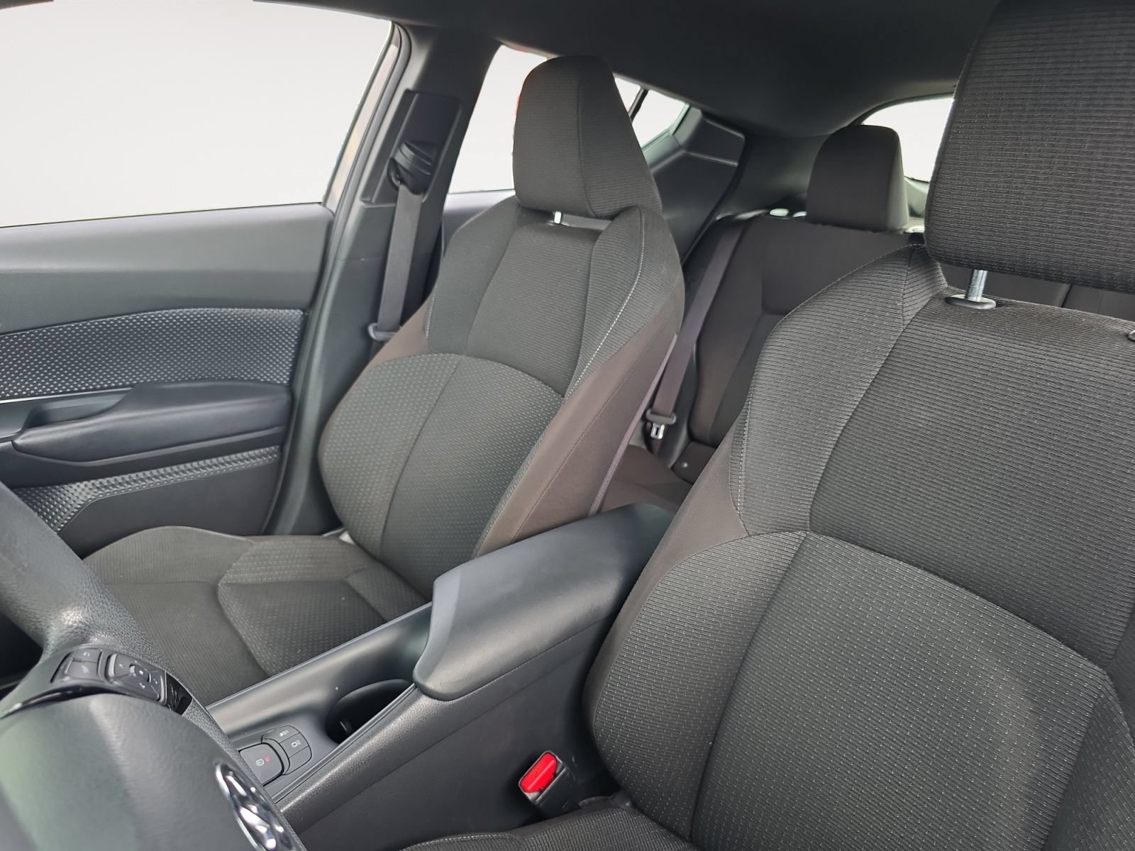 Certified 2019 Toyota C-HR LE FWD image 9