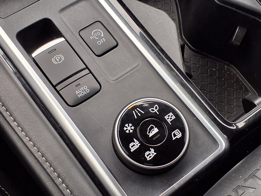 Used 2024 Nissan Pathfinder SV image 27