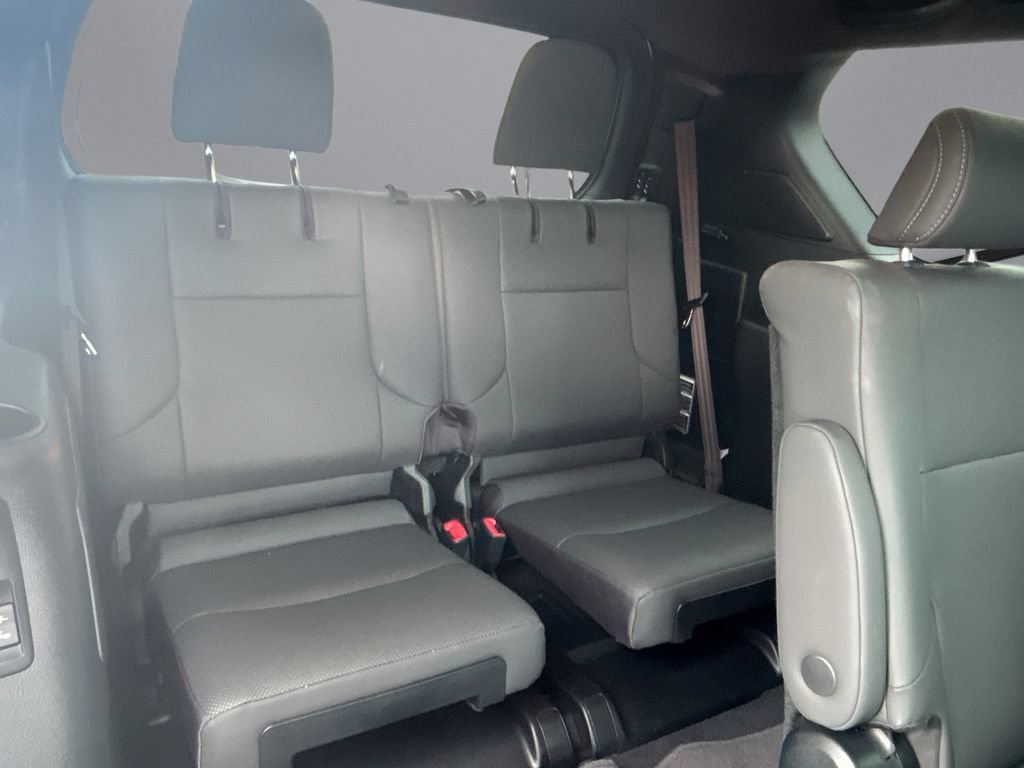 Used 2023 Lexus GX 460 Premium w/ Accessory Package AWD/4WD image 11