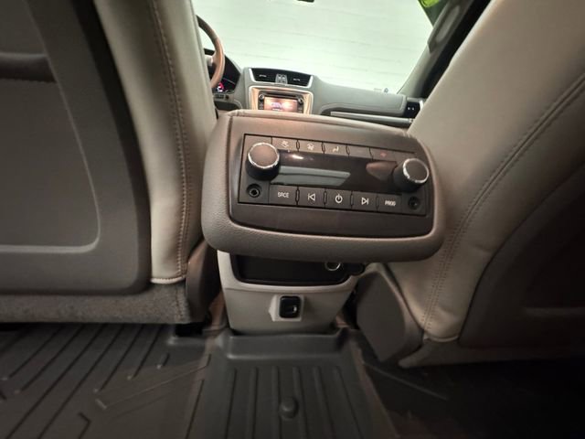Used 2017 GMC Acadia Limited SLT image 29