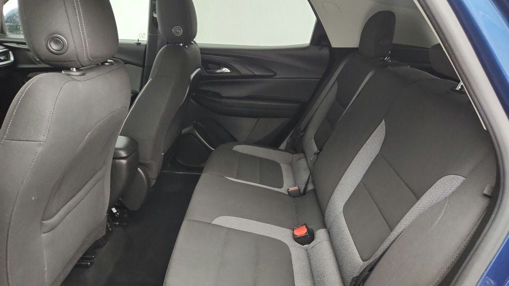 Used 2021 Chevrolet TrailBlazer LT w/ Convenience Package FWD image 21