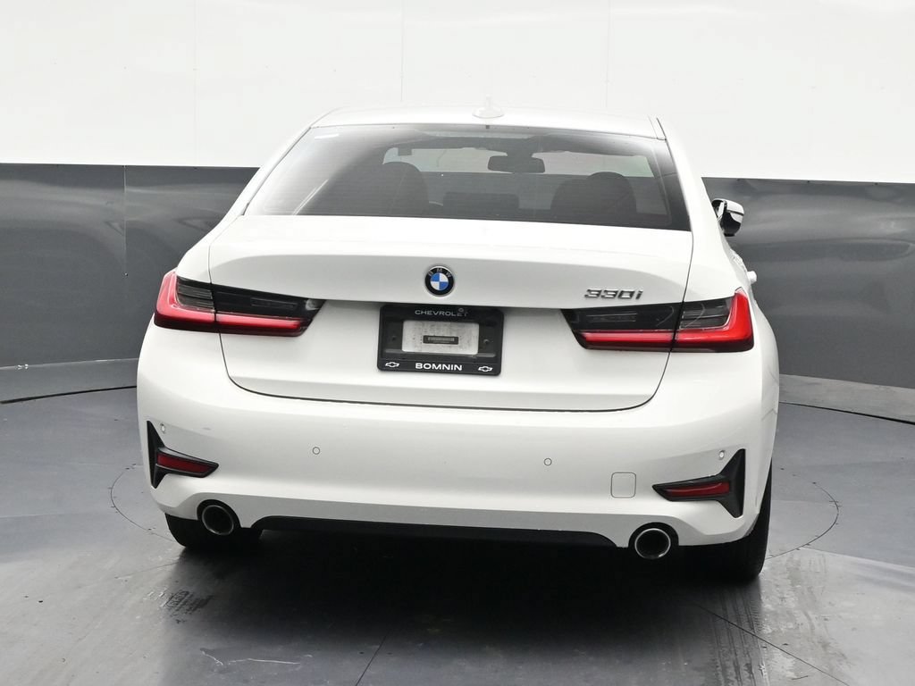 Used 2021 BMW 330i Sedan w/ Convenience Package RWD image 4
