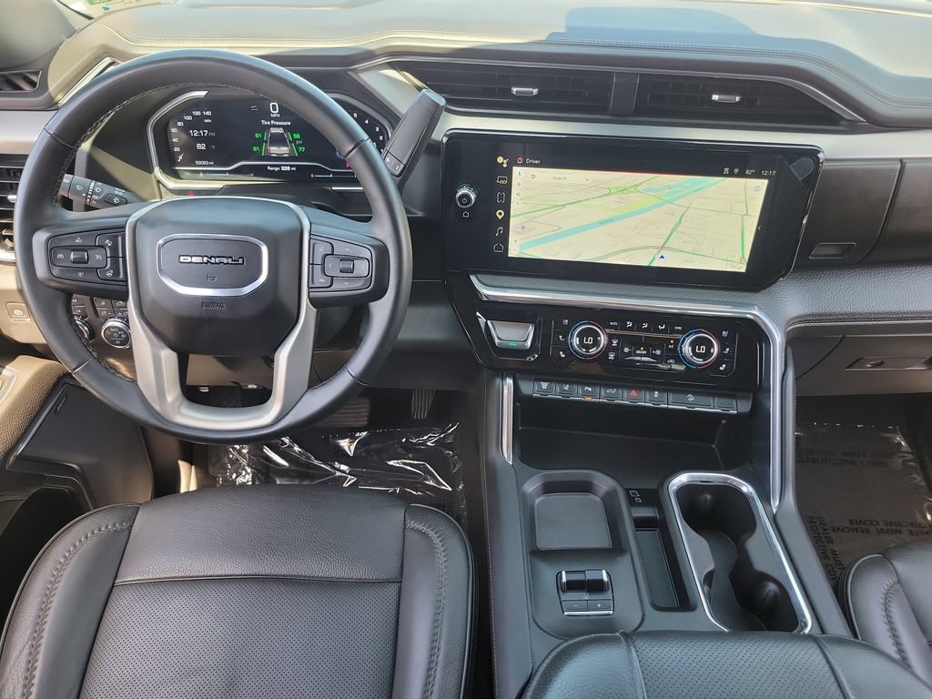Used 2024 GMC Sierra 3500 Denali w/ Denali Reserve Package AWD/4WD image 4