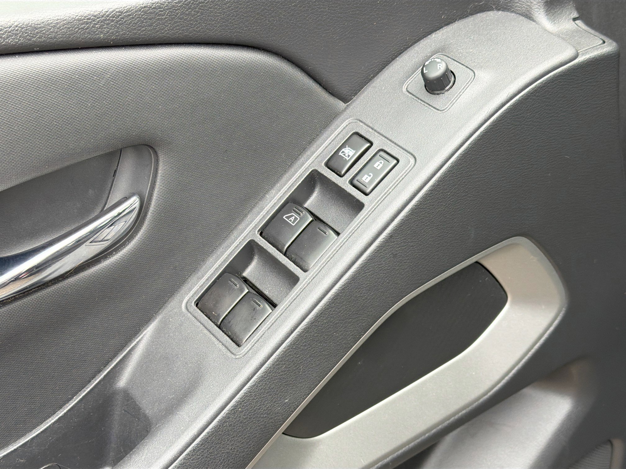 Used 2022 Nissan Frontier SV w/ Technology Package image 21