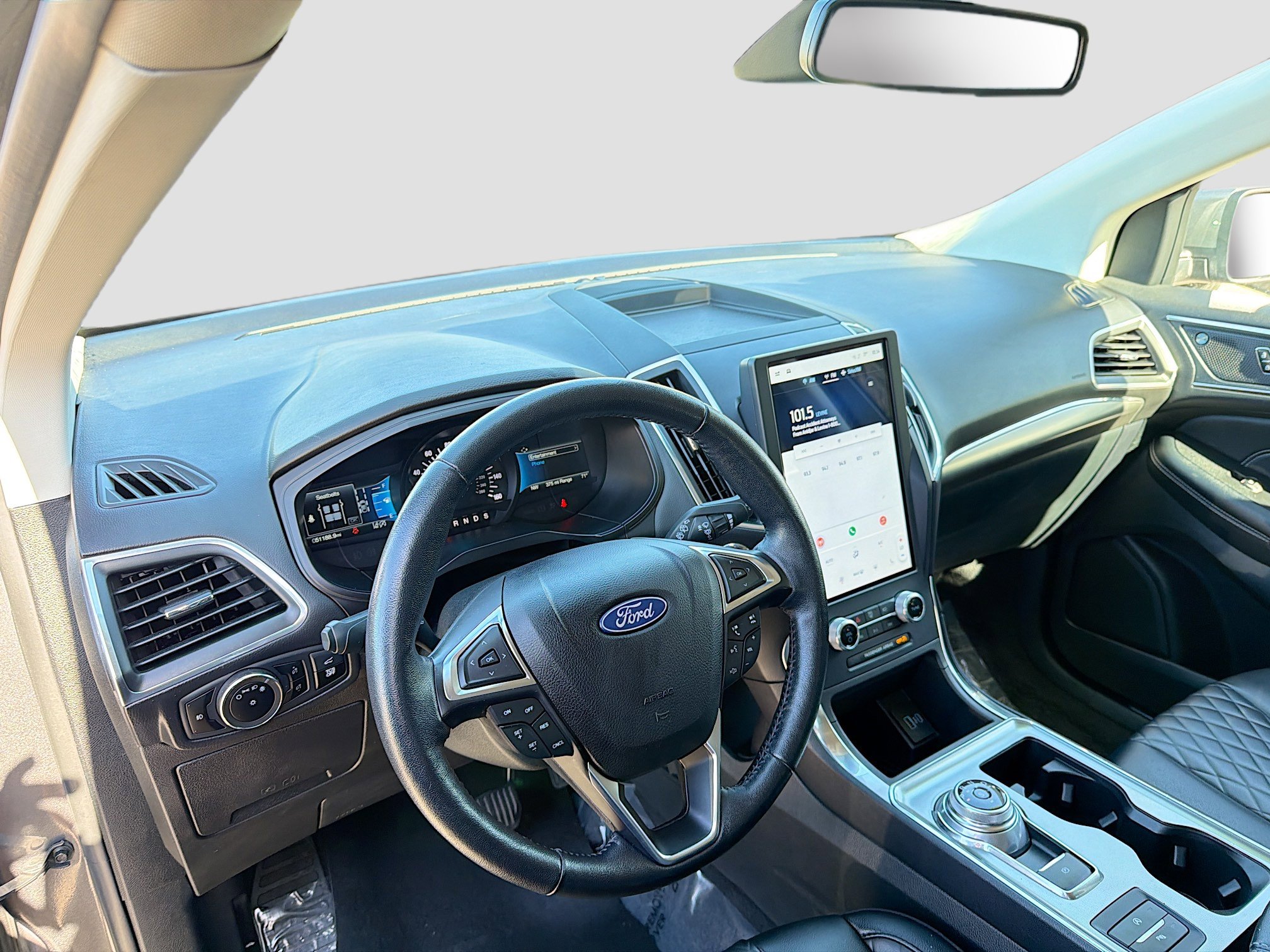 Used 2023 Ford Edge Titanium image 24