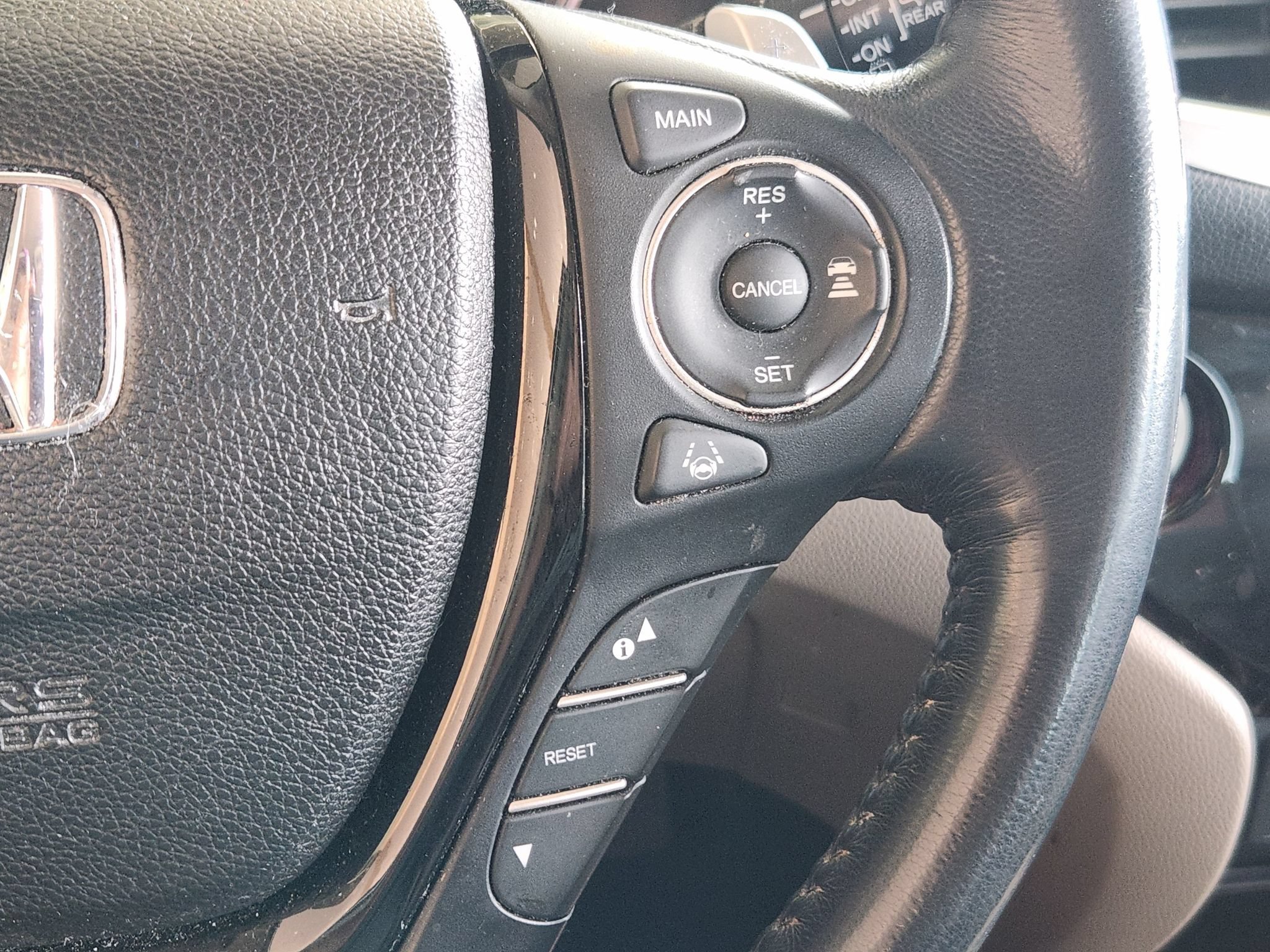 Used 2017 Honda Pilot Touring image 30