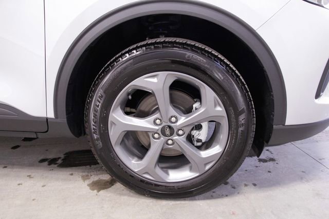 Used 2025 Ford Escape ST-Line w/ Tech Pack #1 image 11