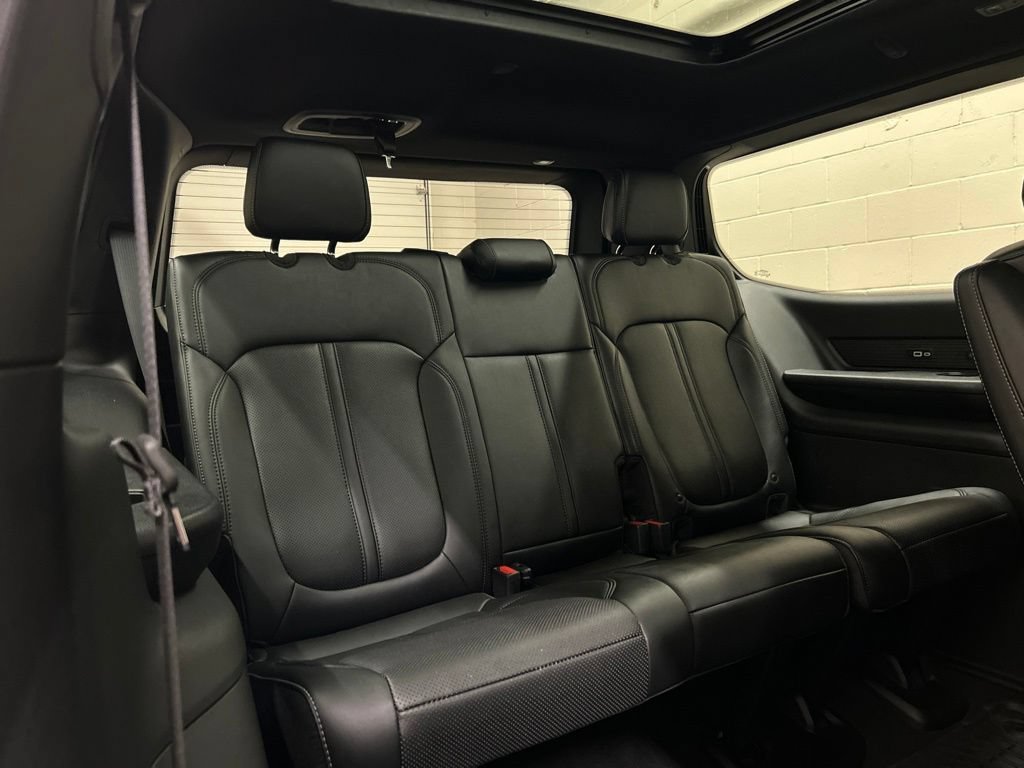 Used 2025 Jeep Wagoneer Series III w/ Premium Group I AWD/4WD image 10