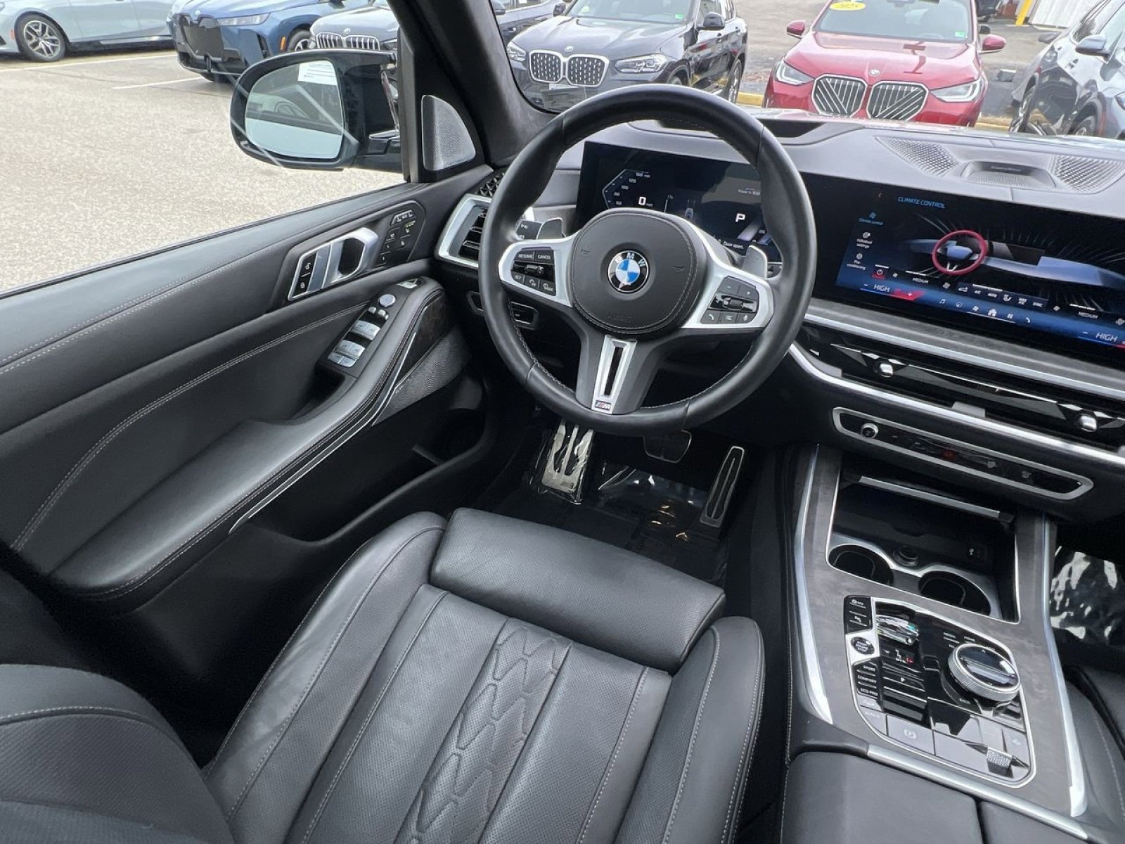 Used 2024 BMW X7 M60i w/ Executive Package image 4
