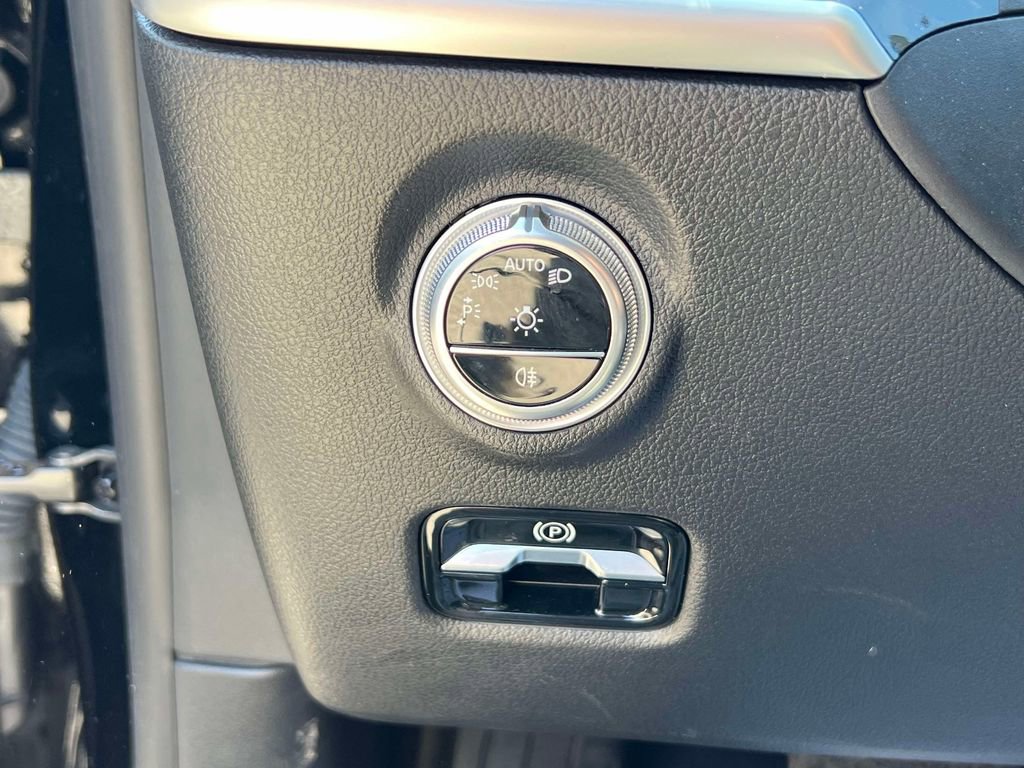 Used 2022 Mercedes-Benz C 300 4MATIC Sedan image 30