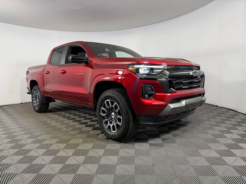 Used 2025 Chevrolet Colorado Z71 w/ Z71 Convenience Package 2 AWD/4WD image 5