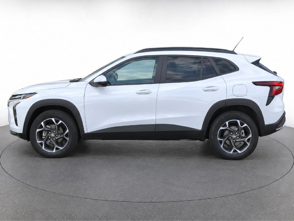 Used 2024 Chevrolet Trax LT FWD image 8