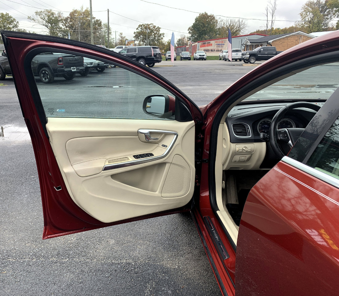 Used 2013 Volvo S60 T5 image 9