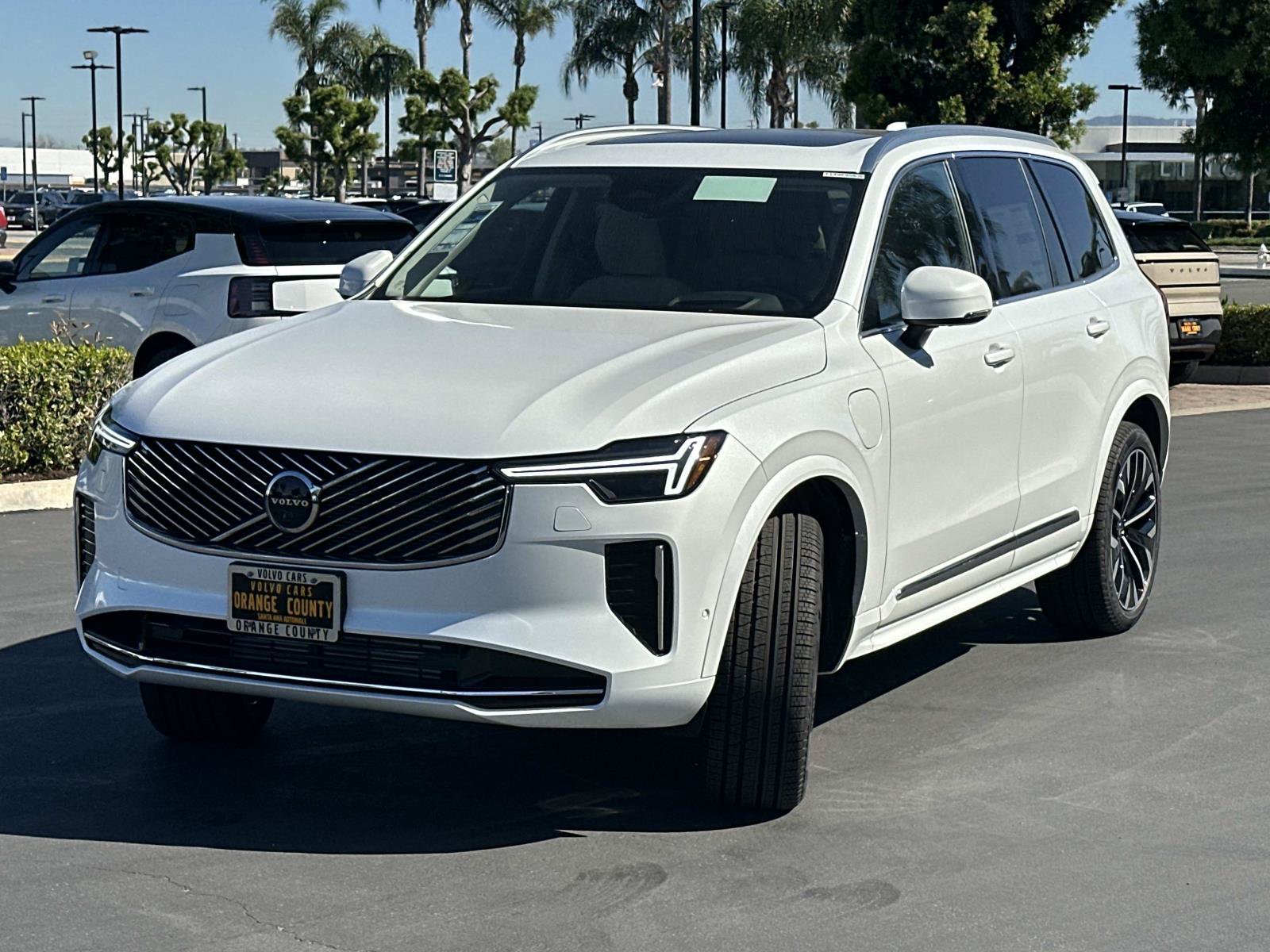 New 2026 Volvo XC90 T8 Ultra w/ Protection Package Premier AWD/4WD image 3