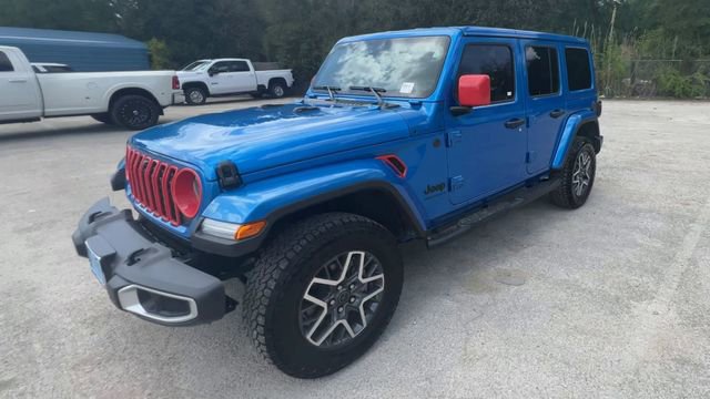 Used 2025 Jeep Wrangler Unlimited Sahara w/ Safety Group AWD/4WD image 4