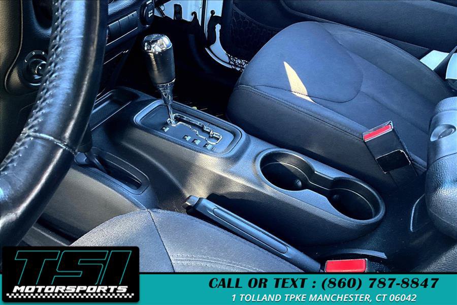 Used 2015 Jeep Wrangler Unlimited Sport w/ Quick Order Package 24S AWD/4WD image 15