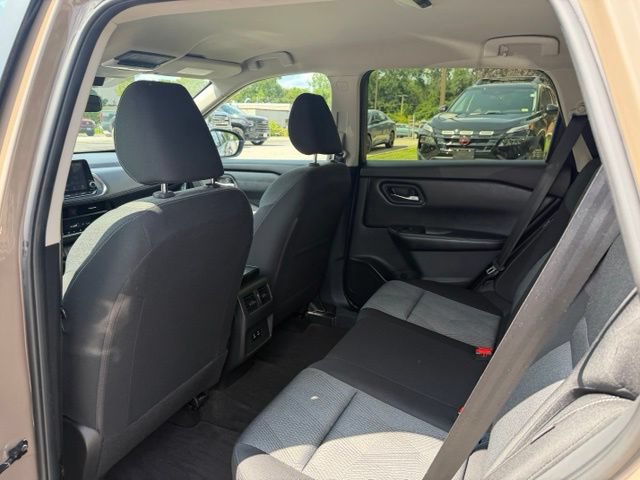 Used 2025 Nissan Rogue SV AWD/4WD image 18