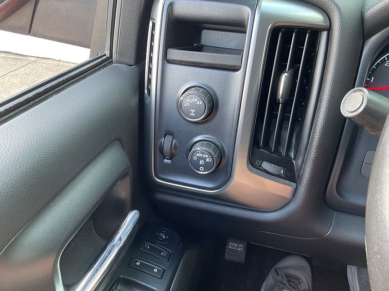Used 2018 Chevrolet Silverado 1500 LT w/ All Star Edition image 26