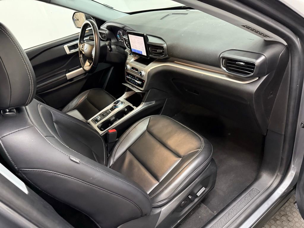 Certified 2022 Ford Explorer XLT w/ Equipment Group 202A image 48