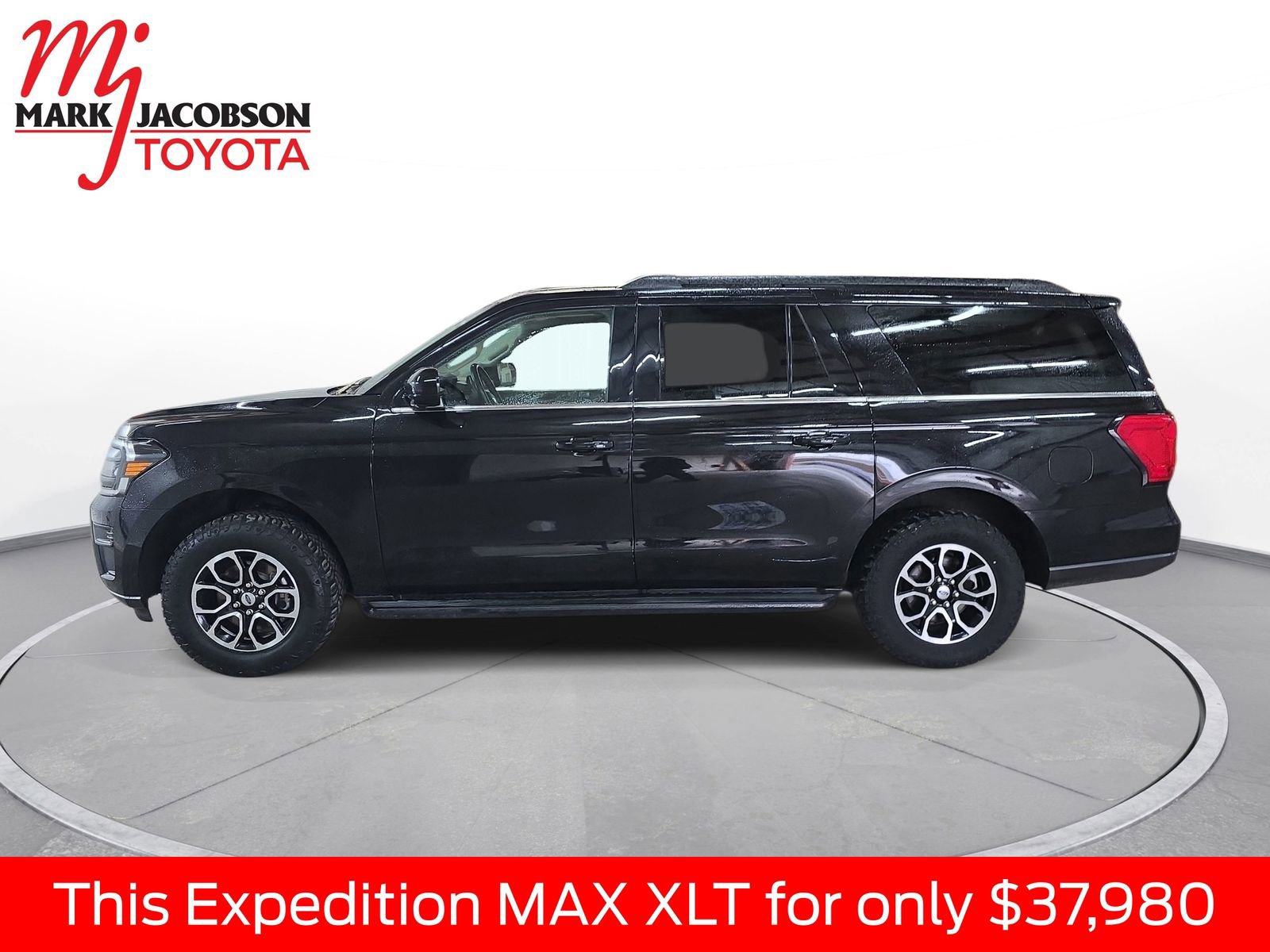 Used 2024 Ford Expedition Max XLT image 15