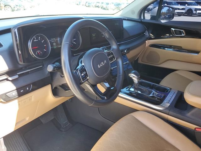 Used 2022 Kia Carnival EX image 14