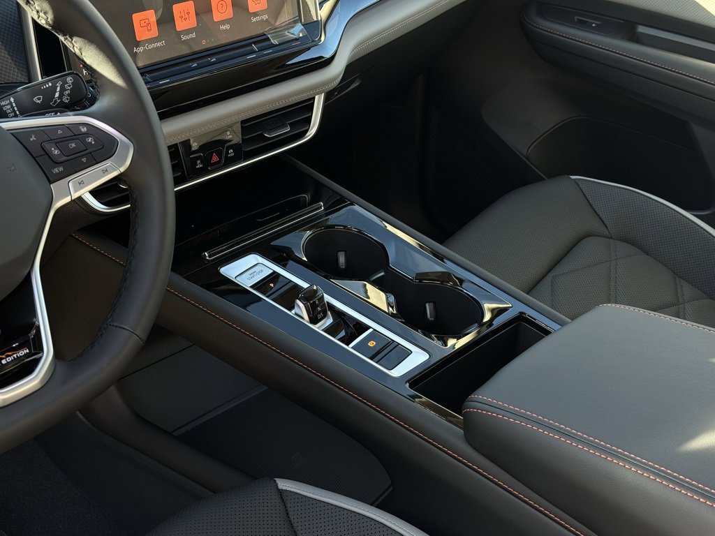 New 2025 Volkswagen Atlas Peak Edition SE image 24