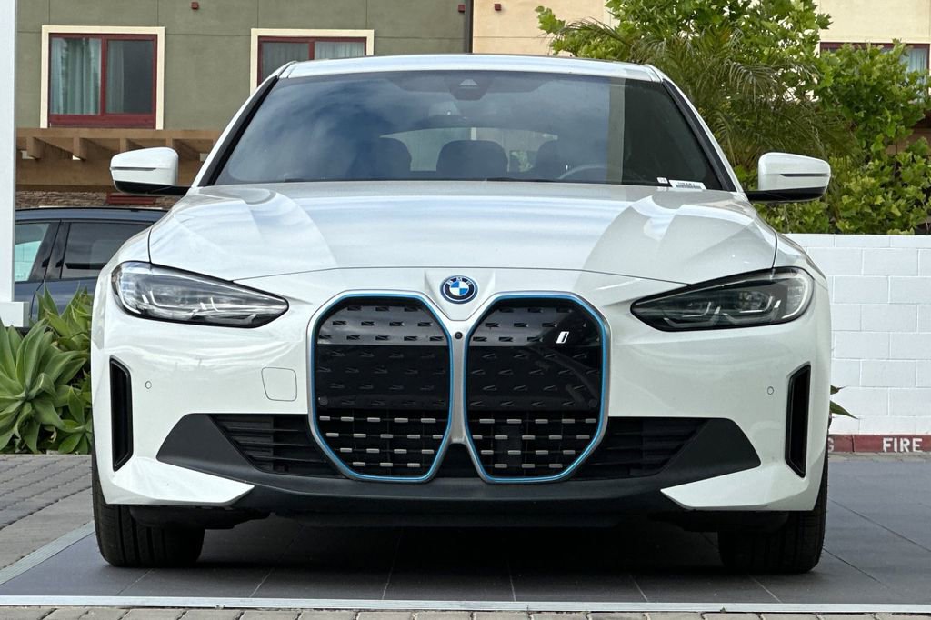 Used 2023 BMW i4 eDrive35 w/ Premium Package RWD image 8