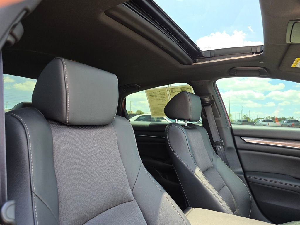 Used 2019 Honda Accord Sport image 11