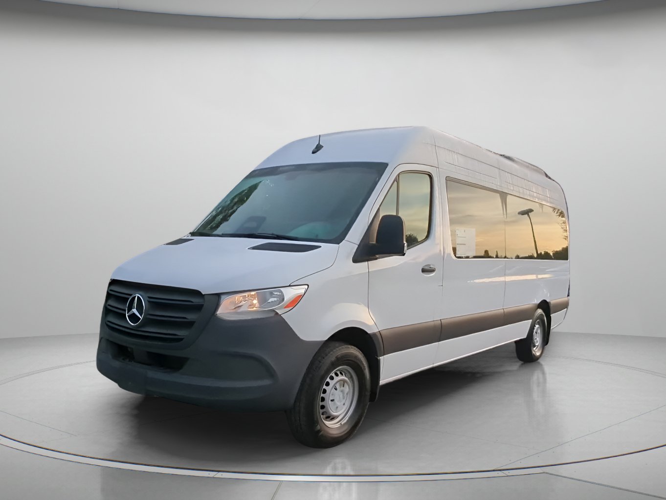 Used 2025 Mercedes-Benz Sprinter 2500 image 8
