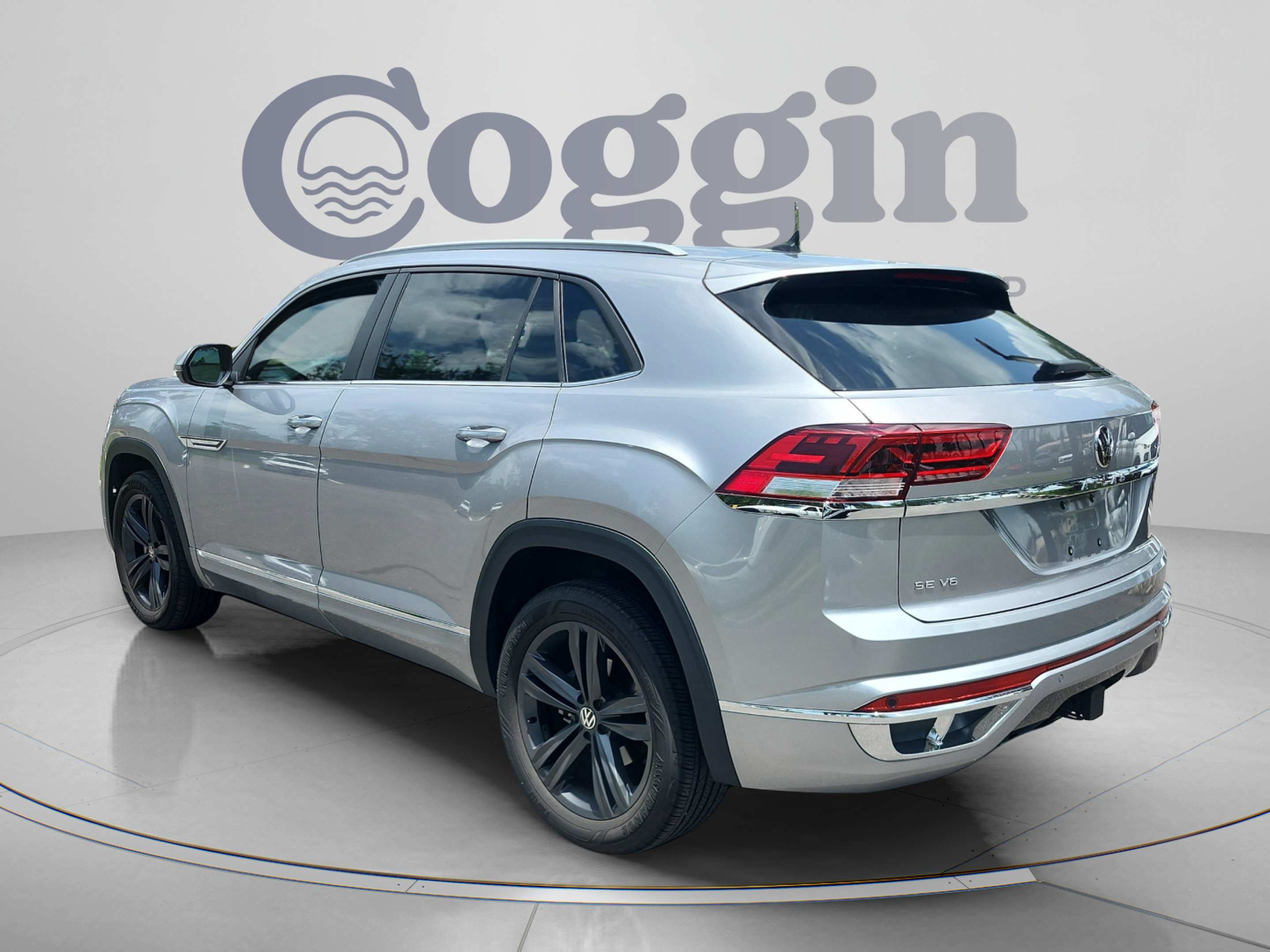 Used 2020 Volkswagen Atlas Cross Sport SE FWD image 3