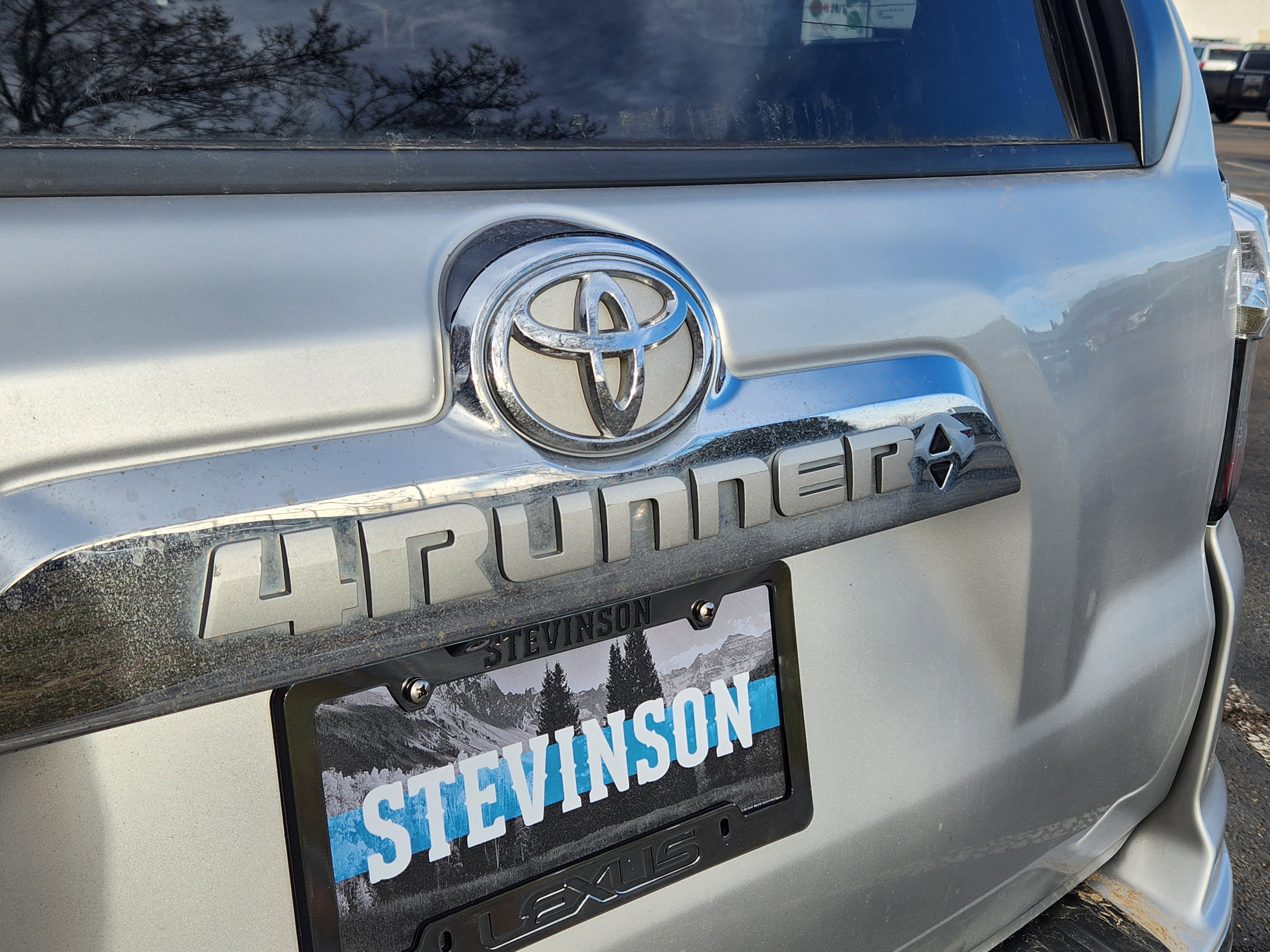 Used 2015 Toyota 4Runner Limited image 18