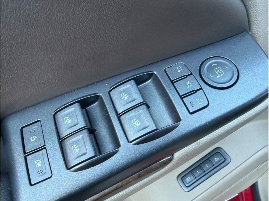 Used 2015 Chevrolet Tahoe LT RWD image 12