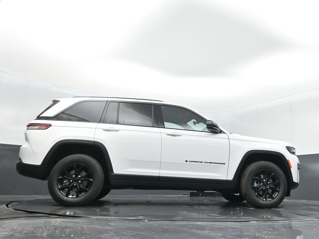 New 2026 Jeep Grand Cherokee Laredo image 33