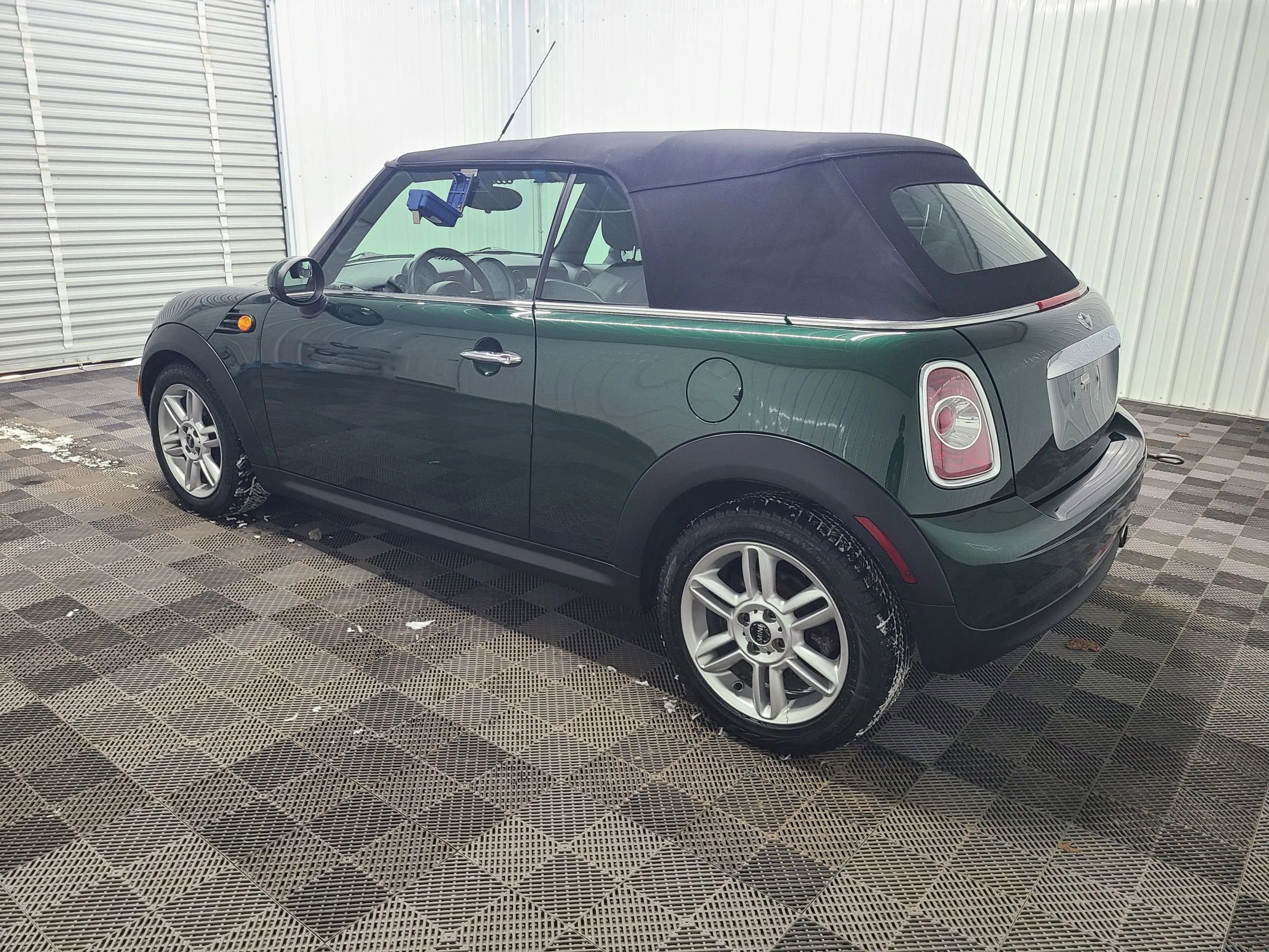 Used 2011 MINI Cooper Convertible image 9