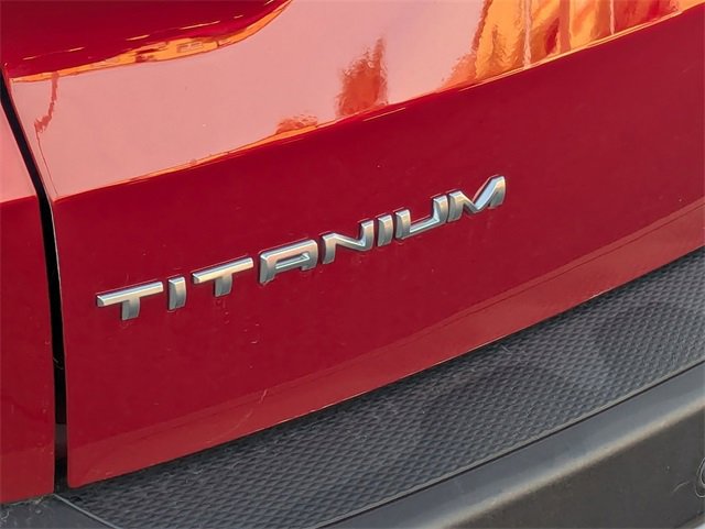 Used 2022 Ford Escape Titanium w/ Class II Trailer Tow Package image 8