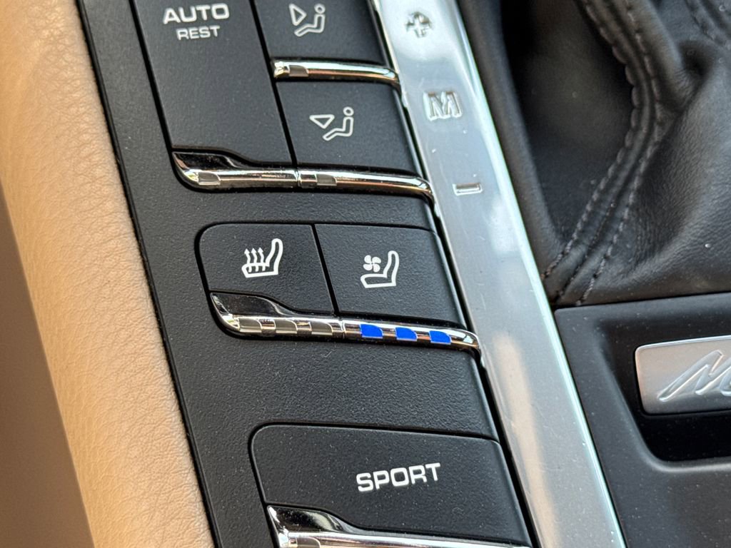 Used 2020 Porsche Macan S image 34