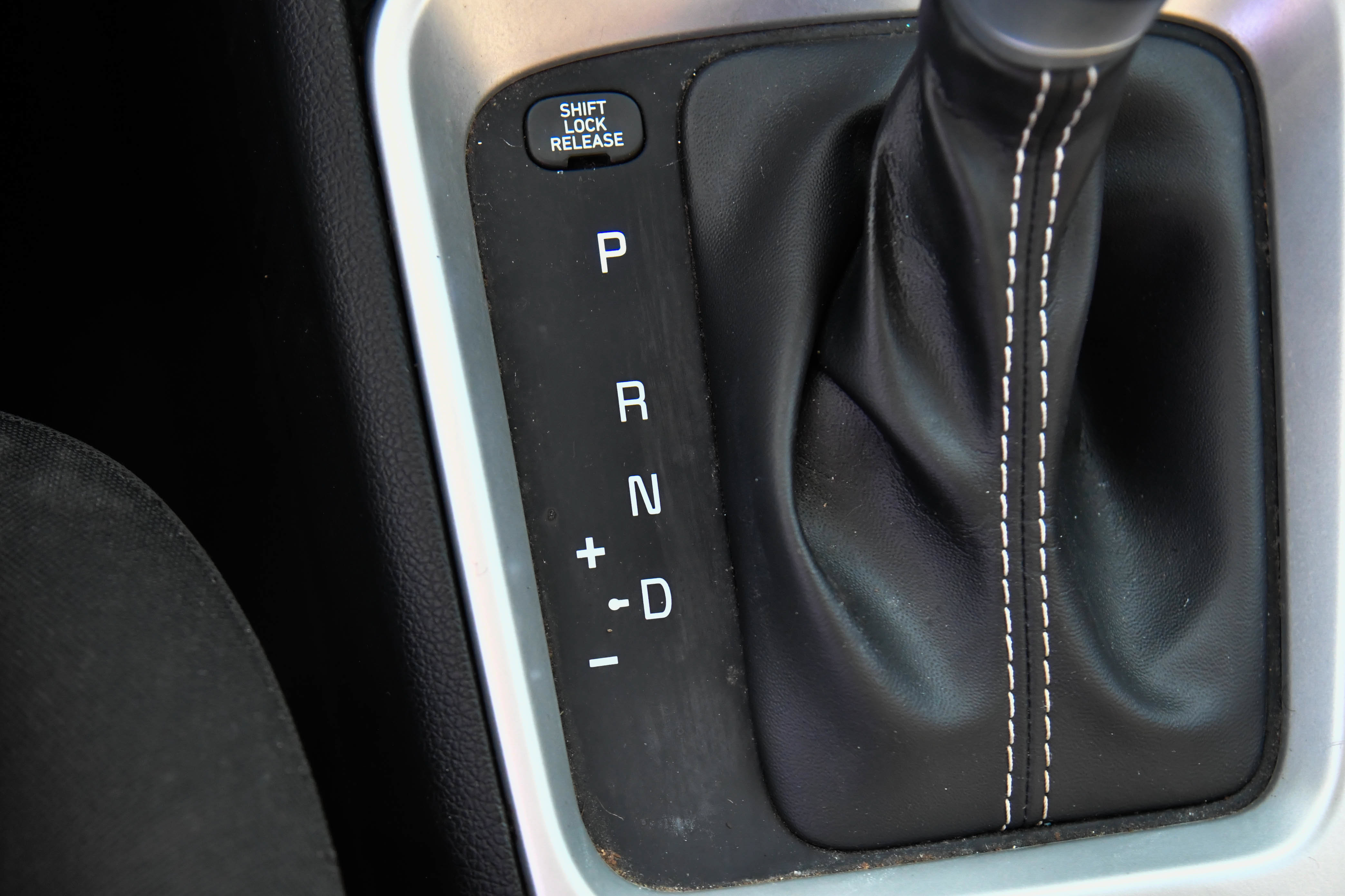 Used 2022 Hyundai Venue SE w/ Cargo Package FWD image 24