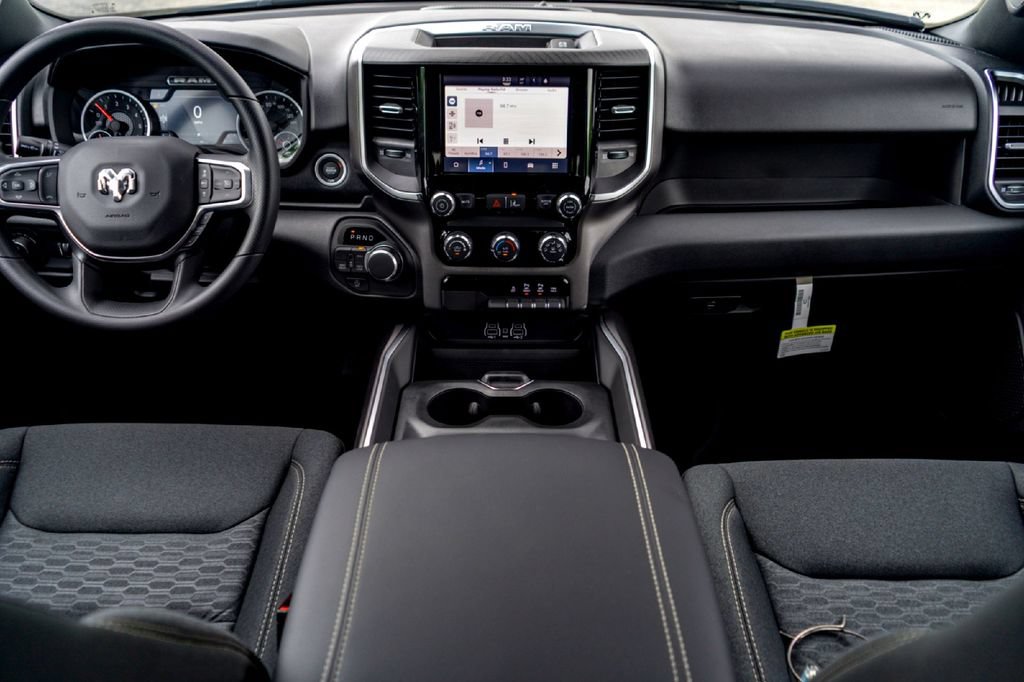New 2026 RAM 1500 Express AWD/4WD image 23