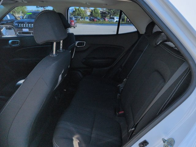 Used 2024 Hyundai Venue SEL FWD image 13