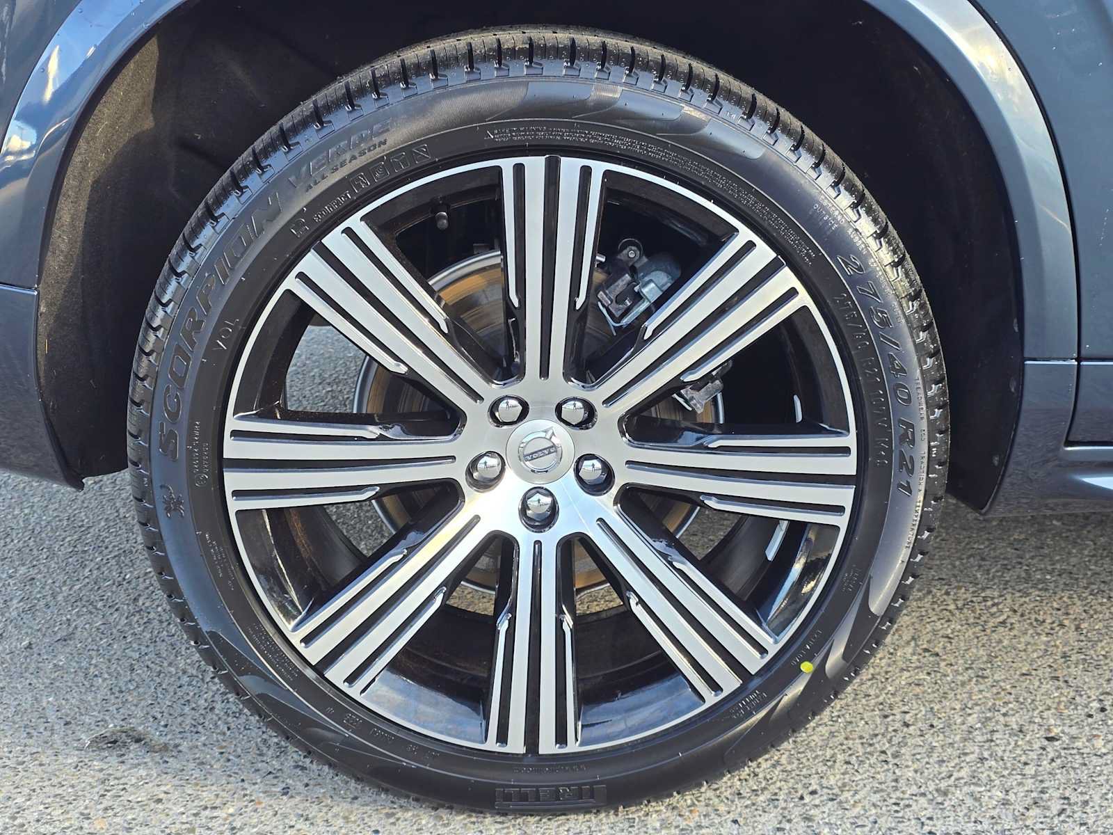 Certified 2024 Volvo XC90 T8 Plus w/ Protection Package Premier AWD/4WD image 10