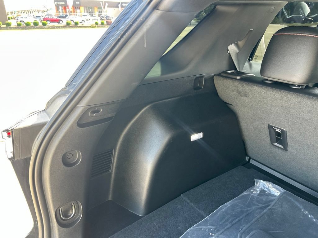 Used 2025 Chevrolet Equinox RS w/ Convenience Package III FWD image 35