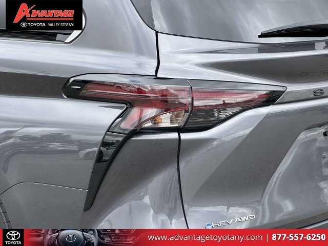 Certified 2025 Toyota Sienna XLE w/ XLE Plus Package AWD/4WD image 13