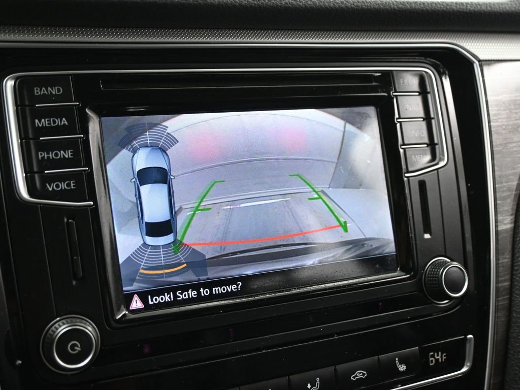 Used 2016 Volkswagen Passat 3.6 SEL Premium image 14