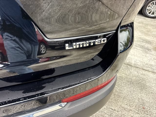 Used 2024 Jeep Grand Cherokee L Limited RWD image 26