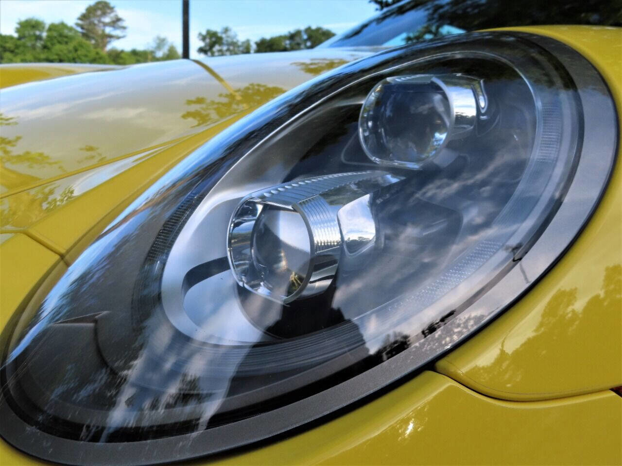 Used 2015 Porsche 911 Turbo S image 6