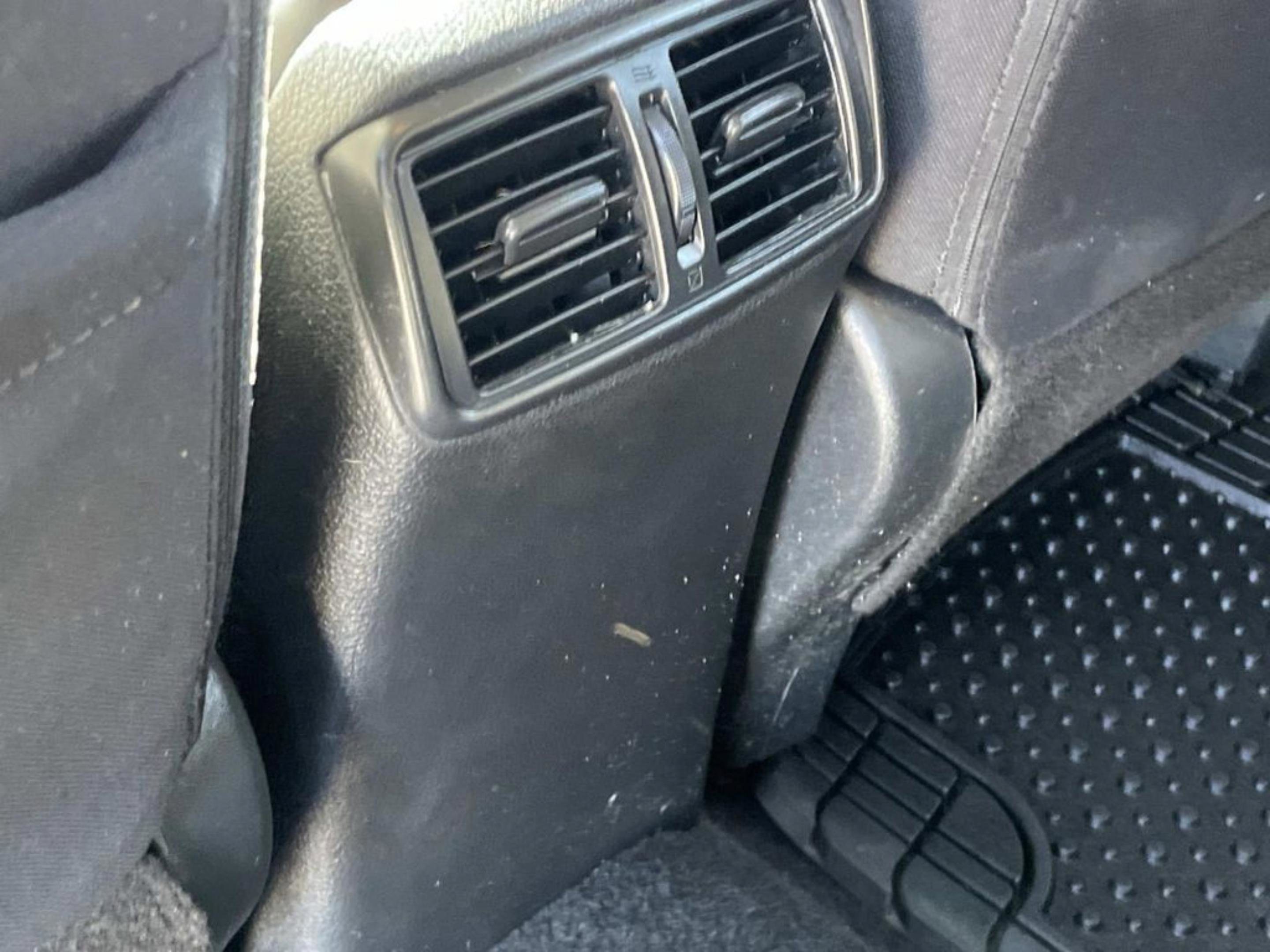 Used 2019 Nissan Rogue SV image 11