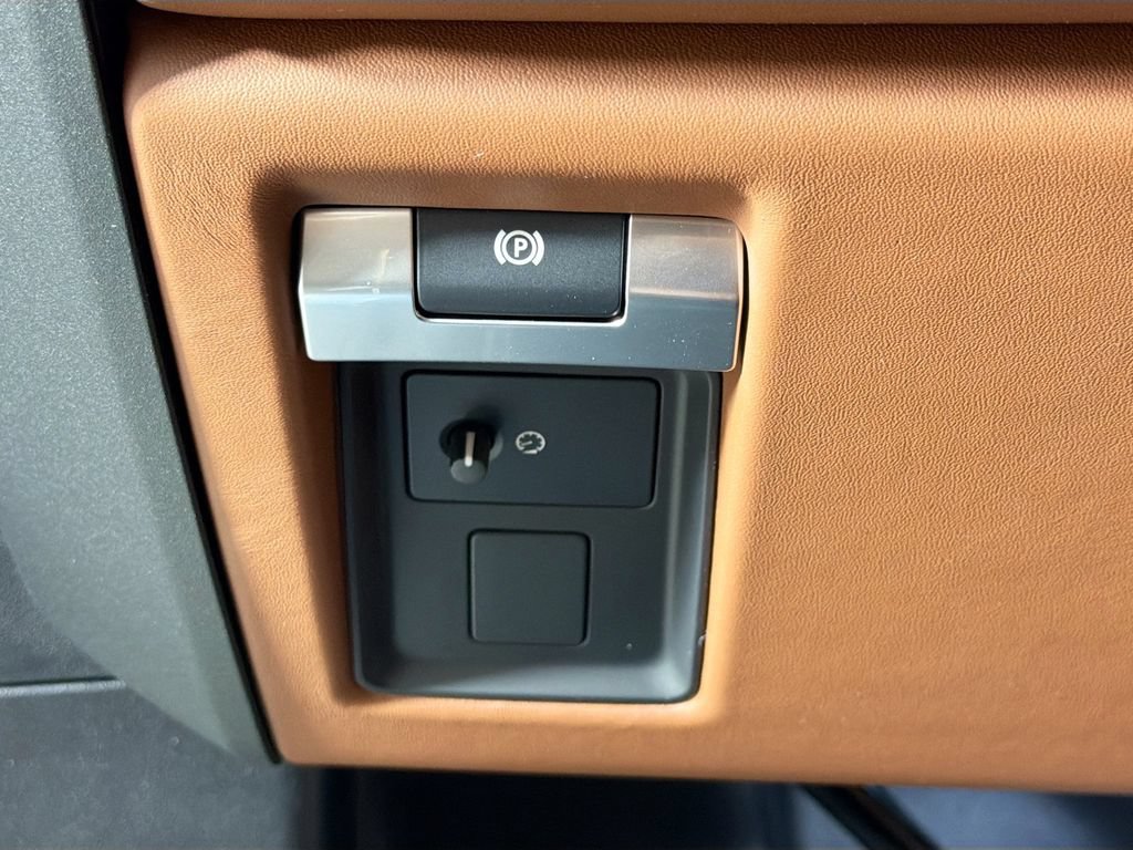 New 2026 Land Rover Defender 110 OCTA AWD/4WD image 10