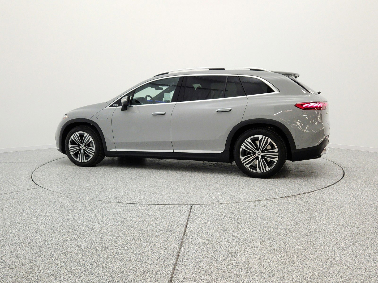 New 2026 Mercedes-Benz EQS 400 4MATIC SUV image 8